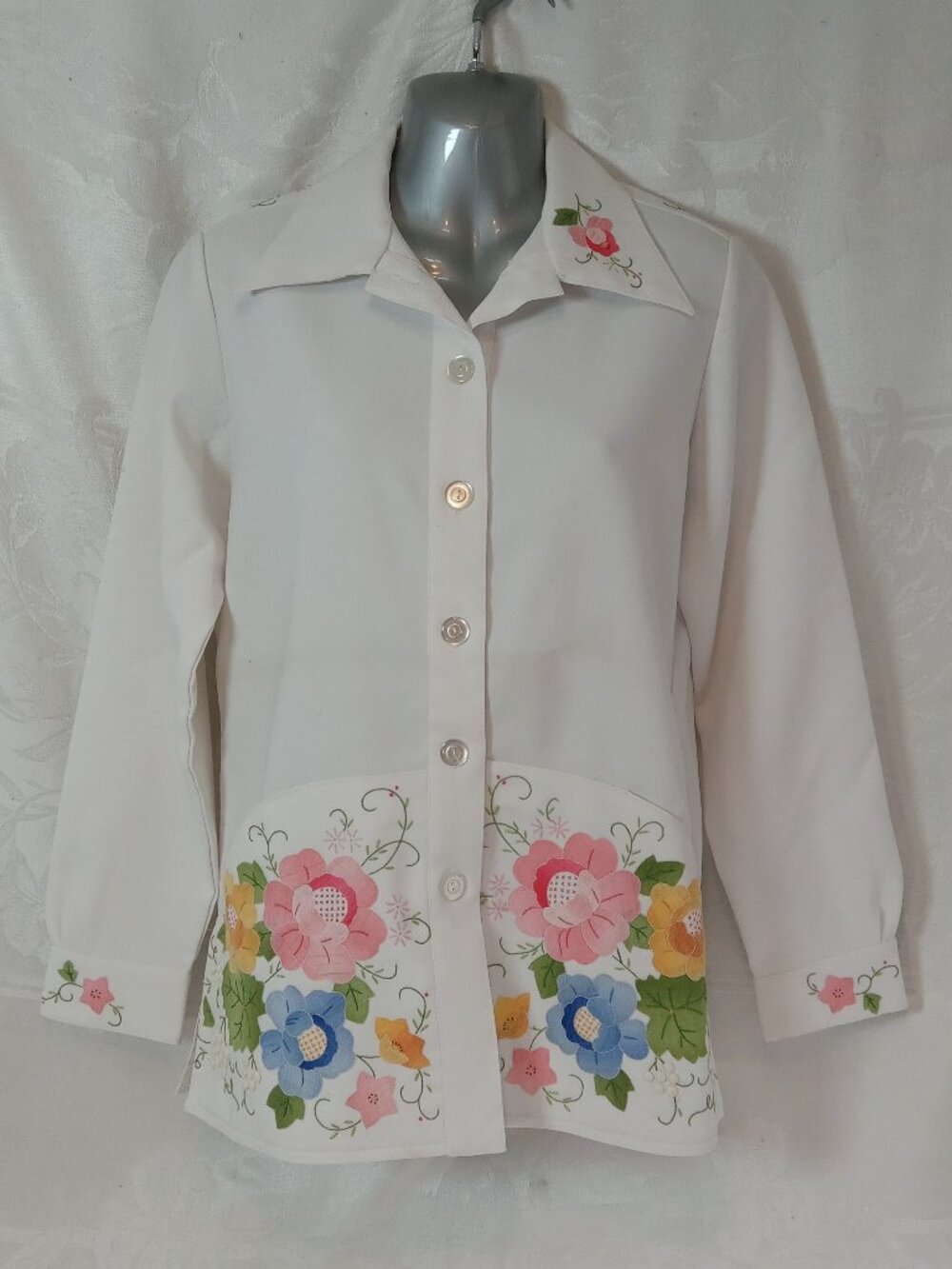 Hand Embroidred by Sir James Marshall Rousso MGM Grand Hotel Las Vegas Jacket L